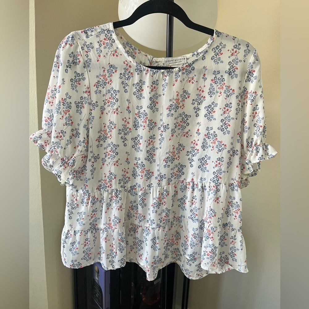 Paper Crane feminine White Floral Blouse‎ with Ruffle Sleeves L